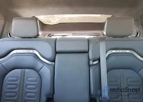 2024 Rivian R1S Adventure z USA, uszkodzony, nr VIN 7PDSGCBA3RN032705